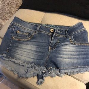 Shorts BRAND “Rebel By Right”